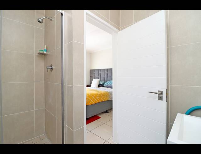 2 BEDROOM APARTMENT FOR SALE IN GREENSTONE HILL